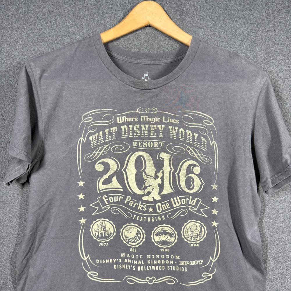 Disney World 2016 Four Parks One World T-Shirt Size Medium Gray Hanes Cotton